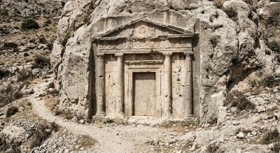 Kapali anit mezar.jpg