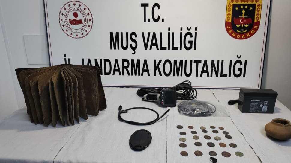 Muş'ta 'Tevrat' operasyonu: 3 gözaltı