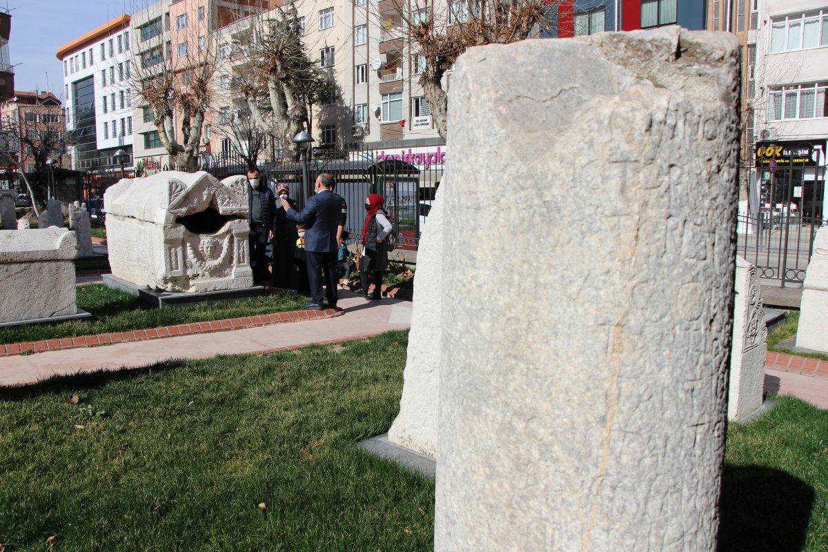 Amasya da, bin 700 yıllık  lanetli  lahit dikkat çekti #5